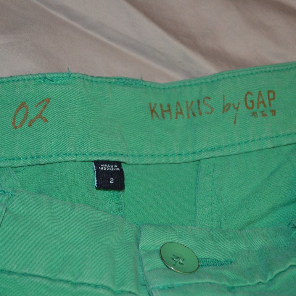 Women's Gap Bermuda Shorts - Picture 2 of 7